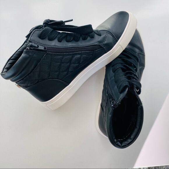 STEVE MADDEN Euriah Black High Top Quilted Vegan Leather Lace Up Sneaker Shoes 7 - Picture 3 of 6